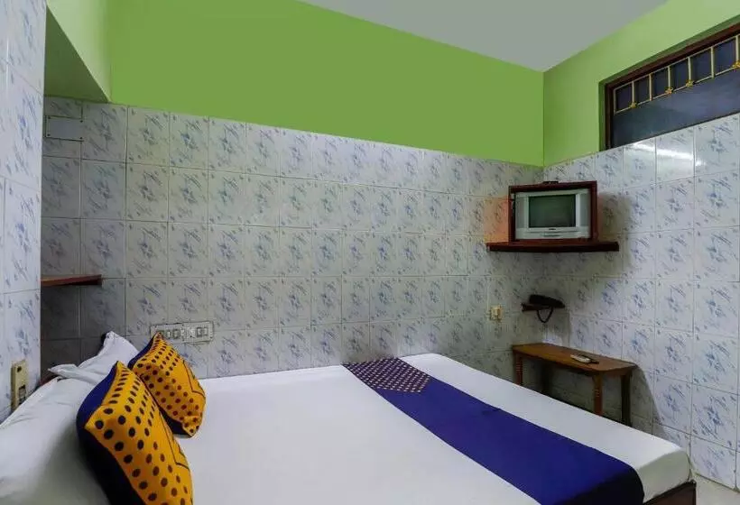 هتل Spot On 69027 Gemini Guest House