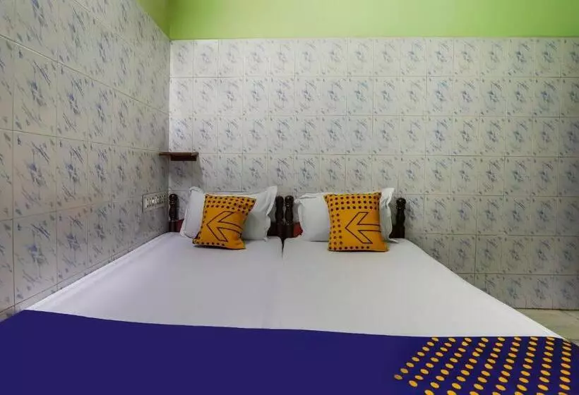 هتل Spot On 69027 Gemini Guest House