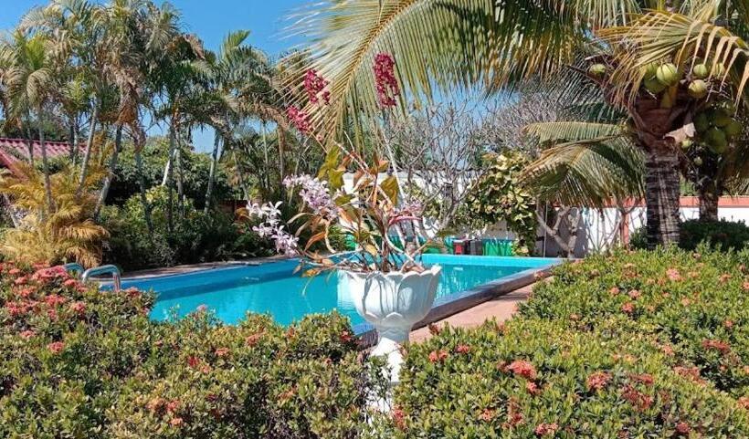 بنسيون Bungalow 36 M2 Sur Terrain 400m2 Avec Piscine Privée A 12km De Ban Dung