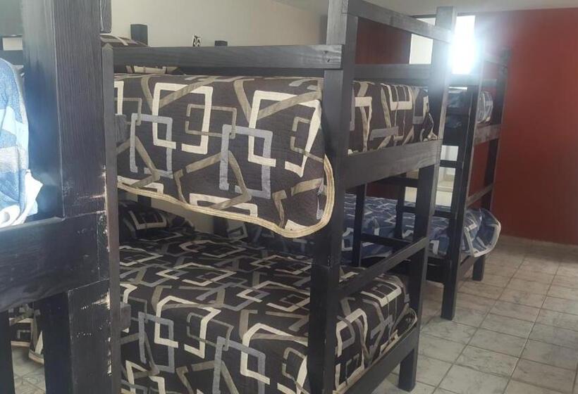 پانسیون Casa Hostal Family Inn