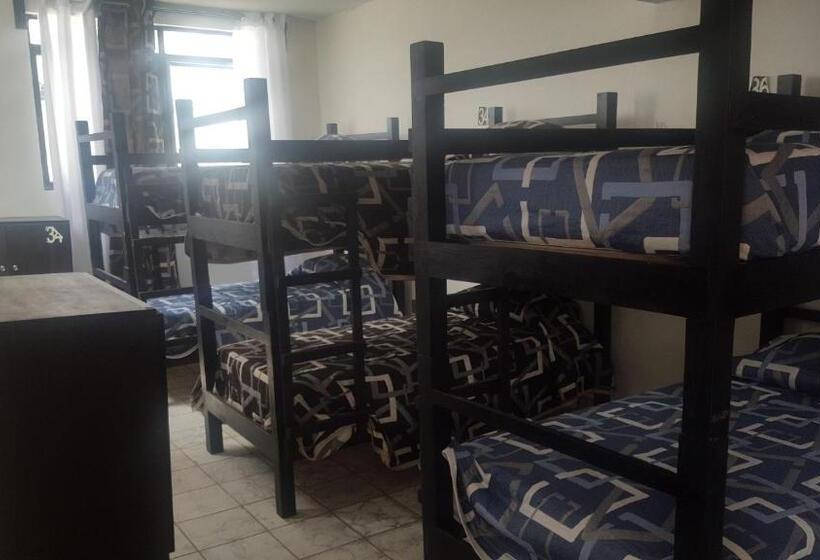 پانسیون Casa Hostal Family Inn