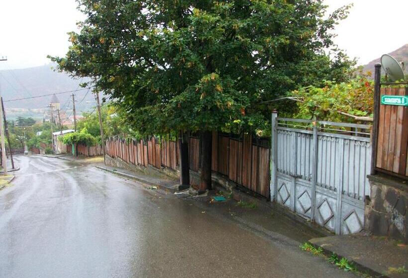 پانسیون Guest House Green Veranda