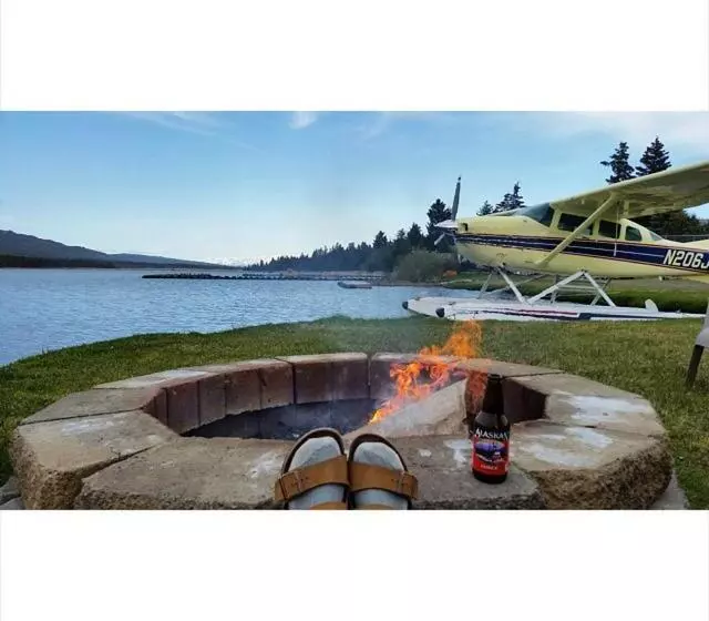 ユースホステル Homer Floatplane Lodge