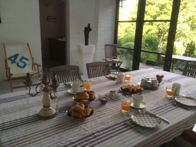 ベッドアンドブレックファースト Les Hortensias