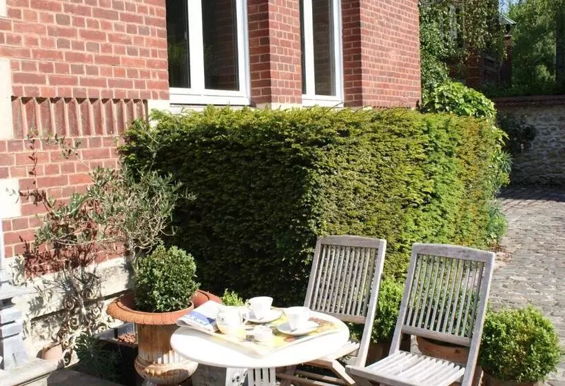 ベッドアンドブレックファースト Les Hortensias