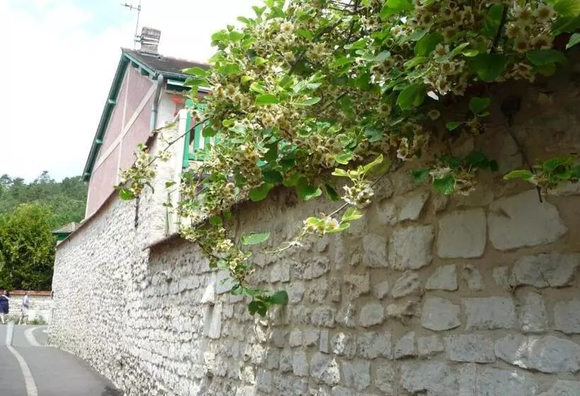 تختخواب و صبحانه Maison D Hôtes Les Coquelicots