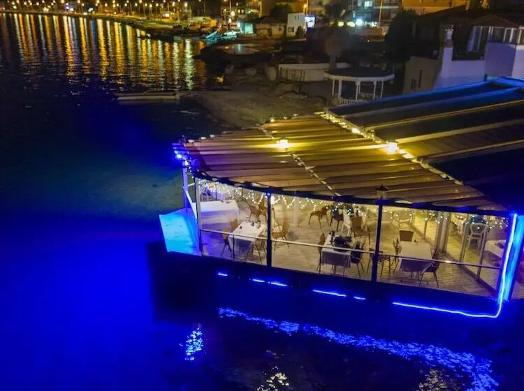 ホテル Black Lotus İzmir