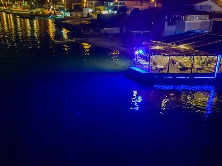 ホテル Black Lotus İzmir