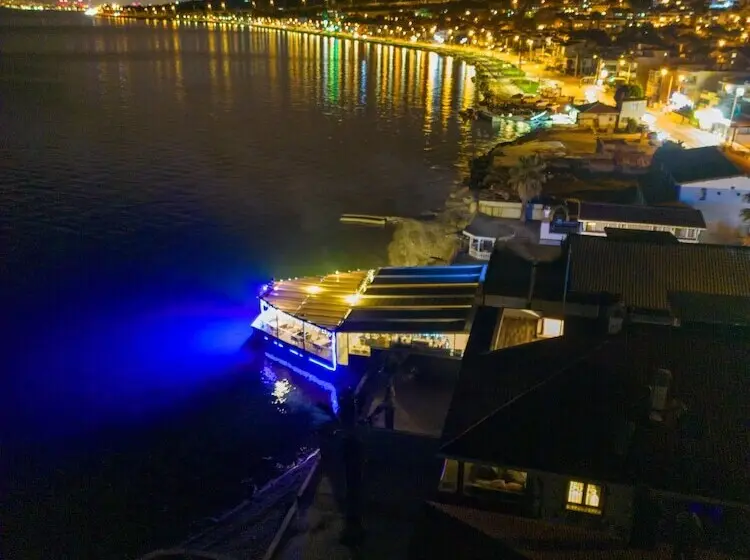 ホテル Black Lotus İzmir