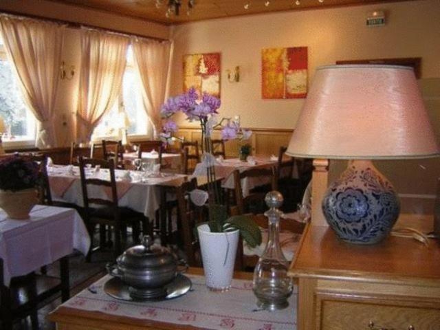 호텔 Hôtel Restaurant à L Etoile