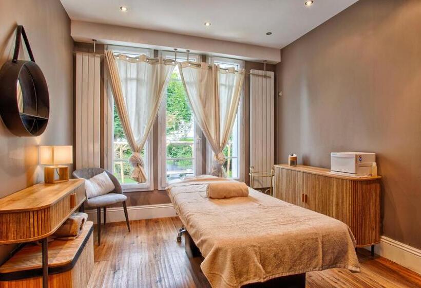 فندق Le Castel Cabourg Hôtel & Spa  Restaurant La Calypso