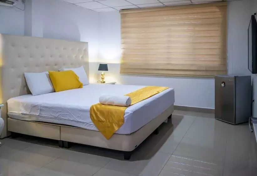 Hotelli The Royalty Inn