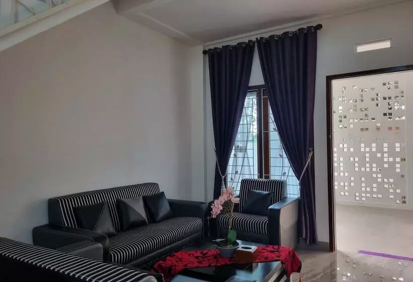 Hotelli Wafaby Guest House