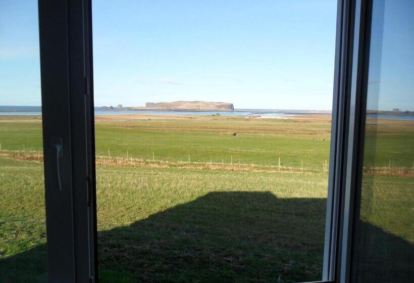 پانسیون Guesthouse Reynir