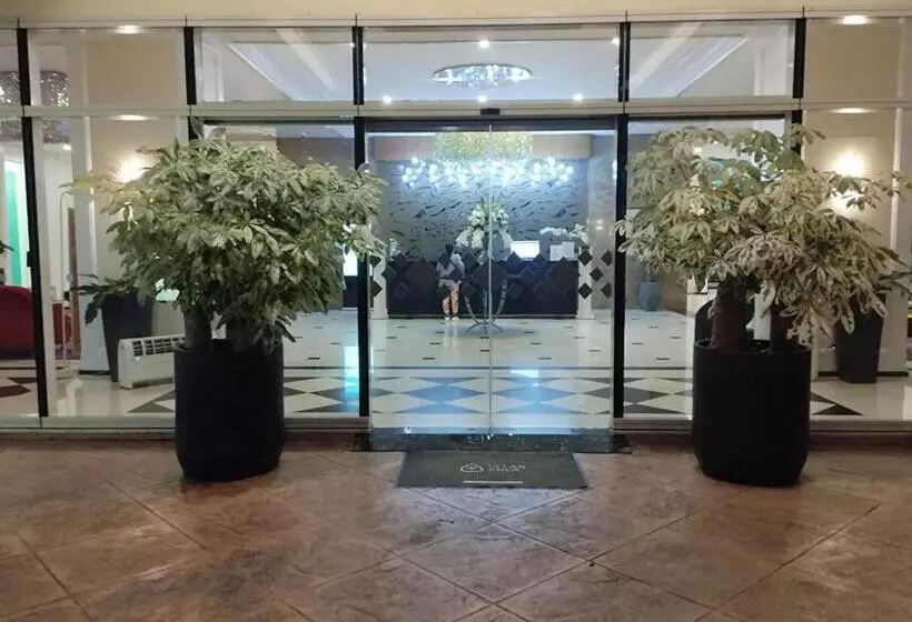 هاستل Nearby Airport T3 At Stamford Mckinley Hill Few Walk To Venice Piazza T116f