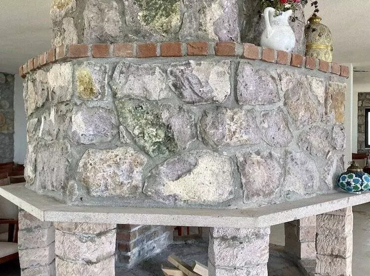 Assos Karadut Taş Otel