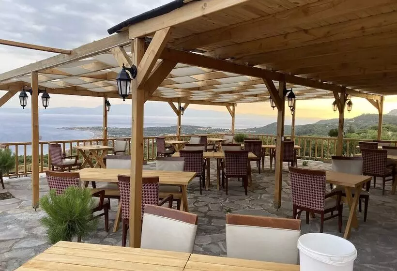 Assos Karadut Taş Otel