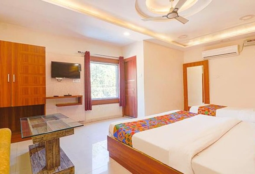 Fabhotel Royal Aanandam