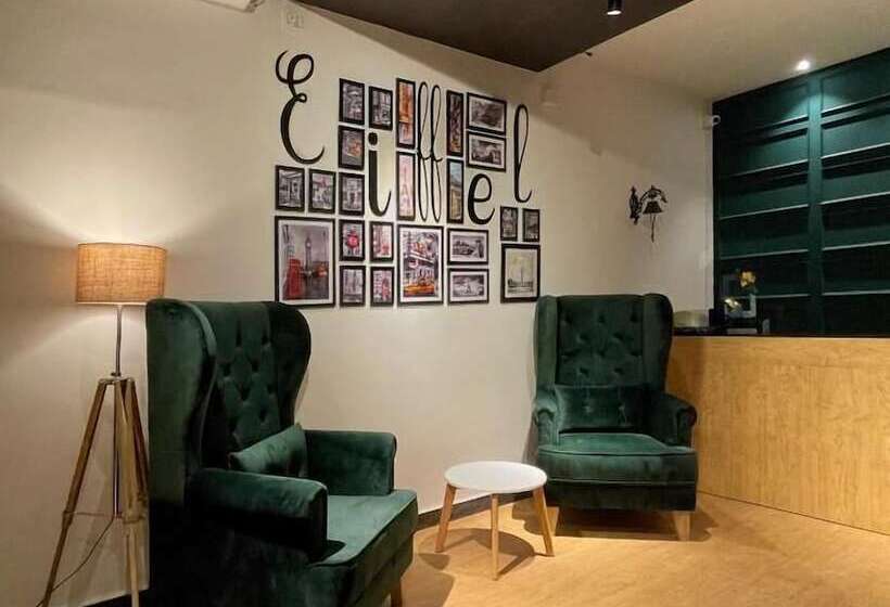 Hôtel Eiffel Suites