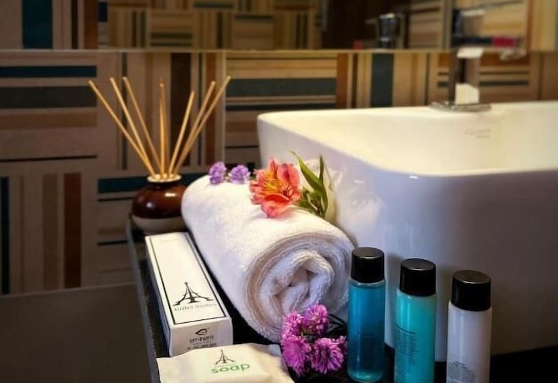 Hôtel Eiffel Suites