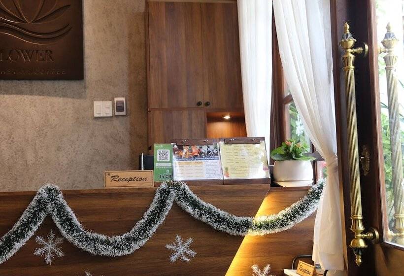 هتل Flower Beachstay & Coffee