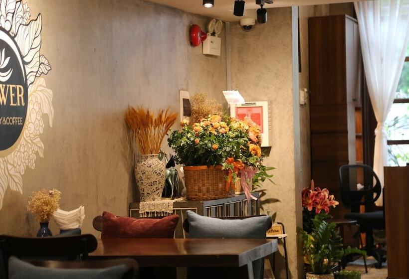 هتل Flower Beachstay & Coffee