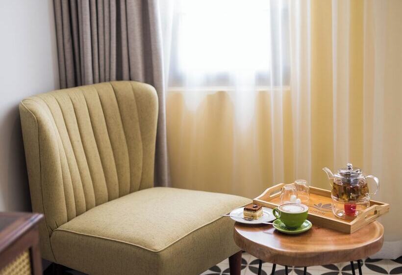 هتل Flower Beachstay & Coffee