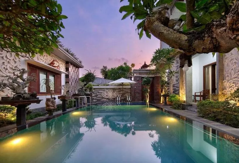 ホテル Jineswari Kuta By Kamara