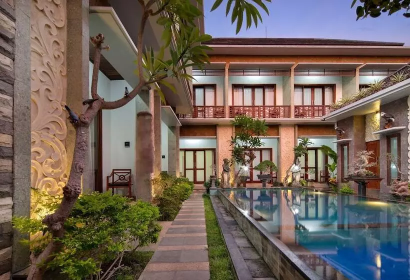 ホテル Jineswari Kuta By Kamara