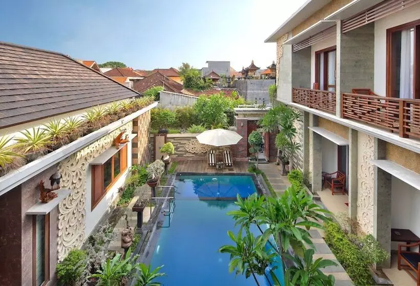 ホテル Jineswari Kuta By Kamara