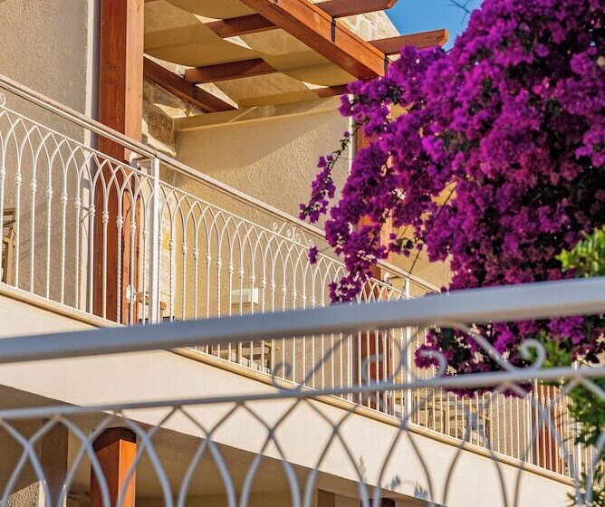 Отель Kairos Valley Health & Nature Resort