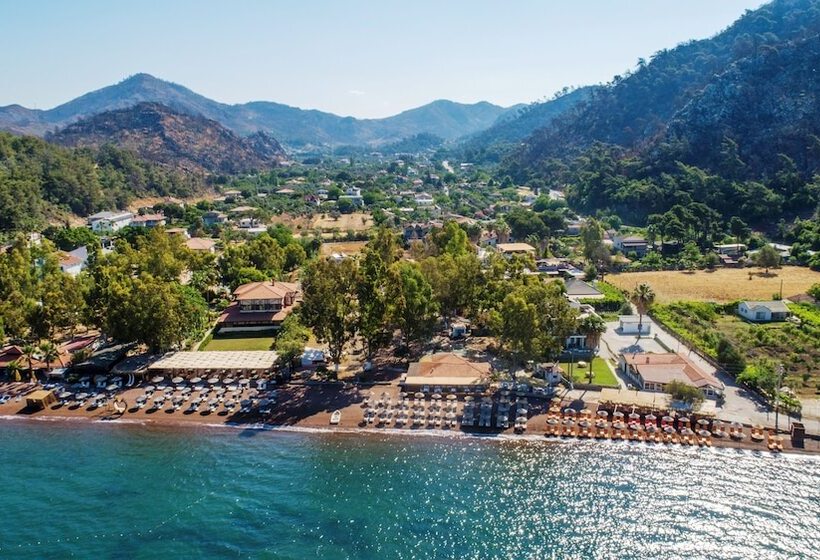 ホテル Kensington Kerdime Beach