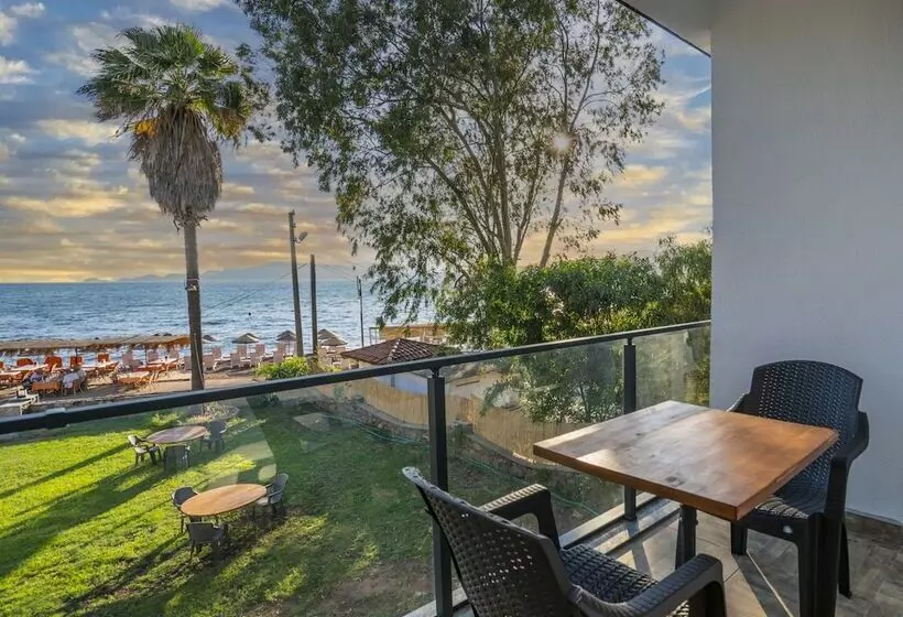 Hotelli Kensington Kerdime Beach