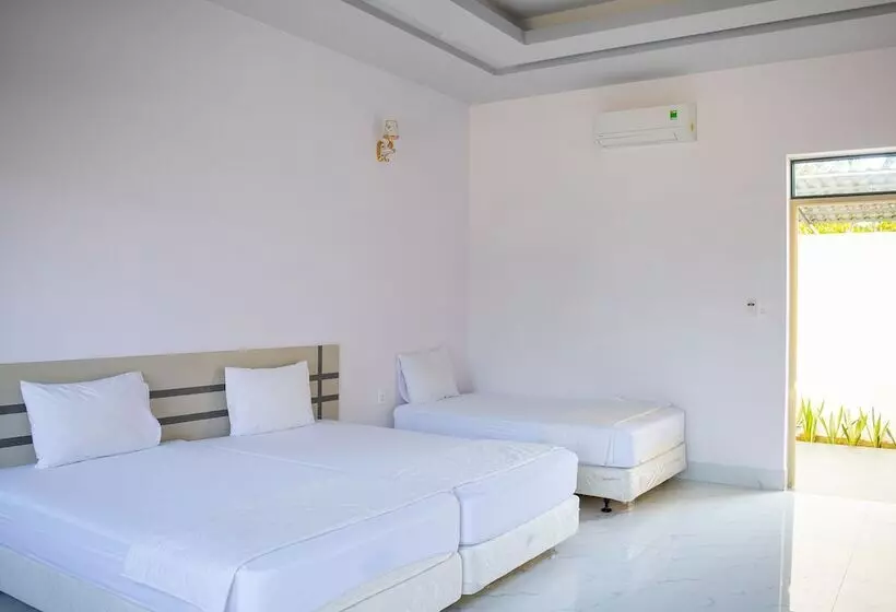 هتل Lily Bungalow