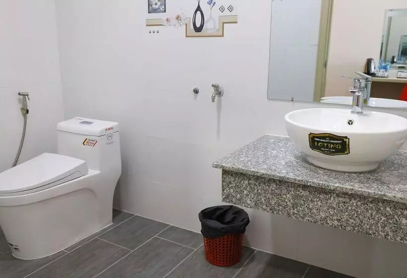 هتل Lily Bungalow