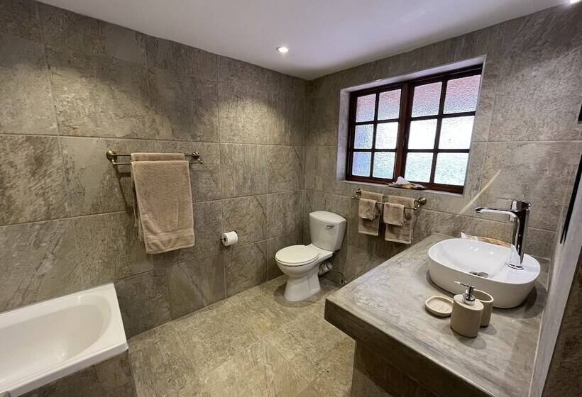 فندق Milima Big 5 Safari Lodge