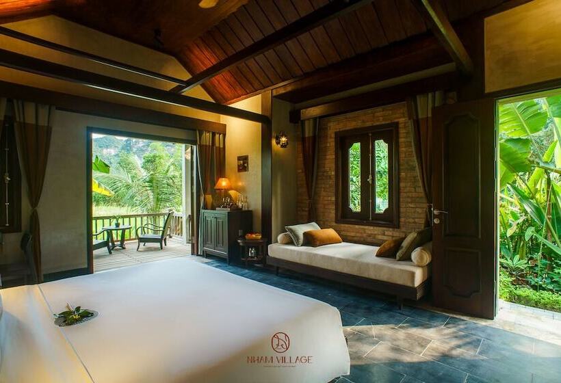 هتل Nham Village Resort