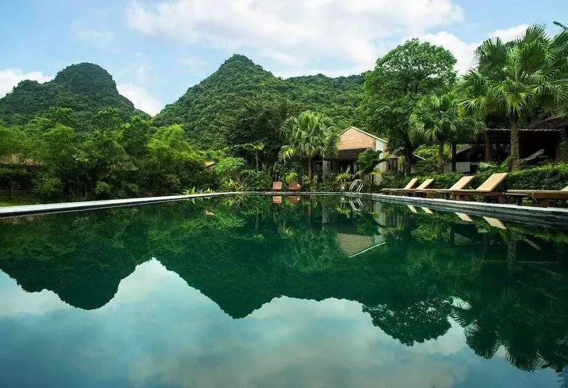 هتل Nham Village Resort