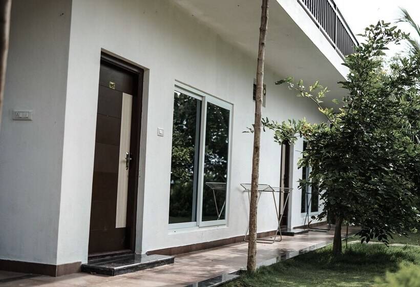 Kaadgal Resort
