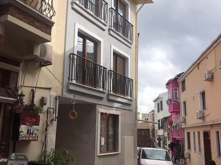 ペンション Marmarahouse & Apartment