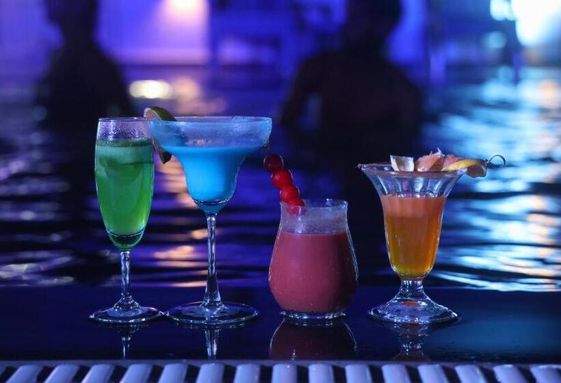 Lomakeskus Ramada By Wyndham Goa Arpora