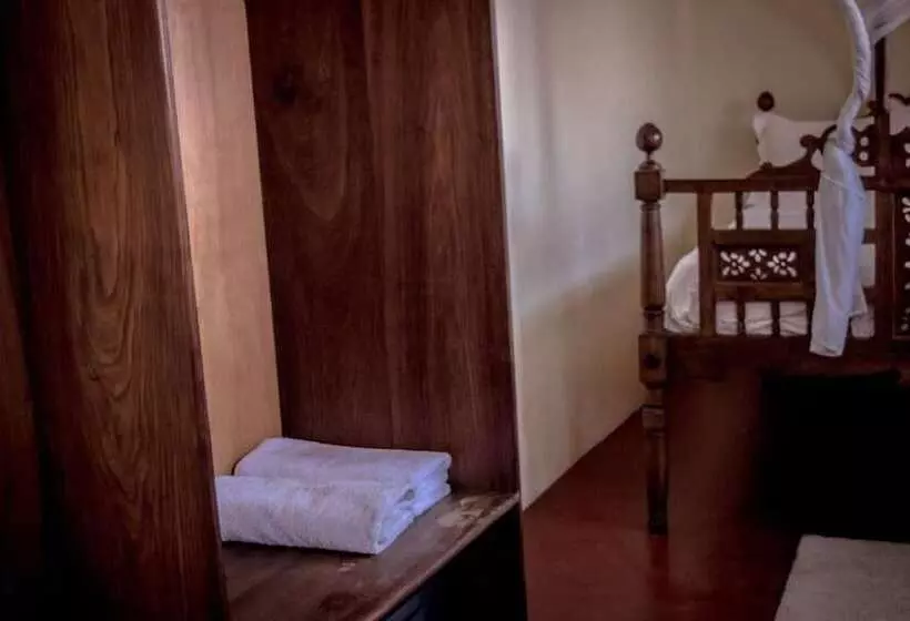 تختخواب و صبحانه Stone Town Cafe And Bed &breakfast