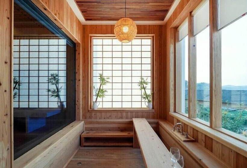 Groove In Cafe Pension