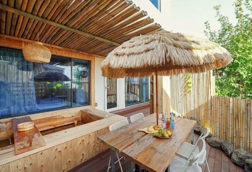 Groove In Cafe Pension