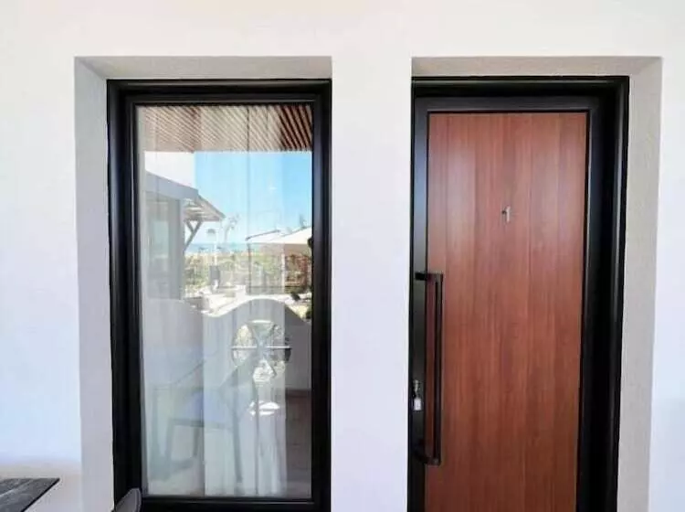 簡易ホテル Happy Stay