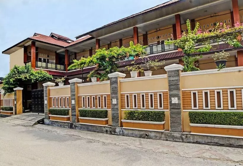 Hotelli Ardisha Homestay Syariah By Oyo