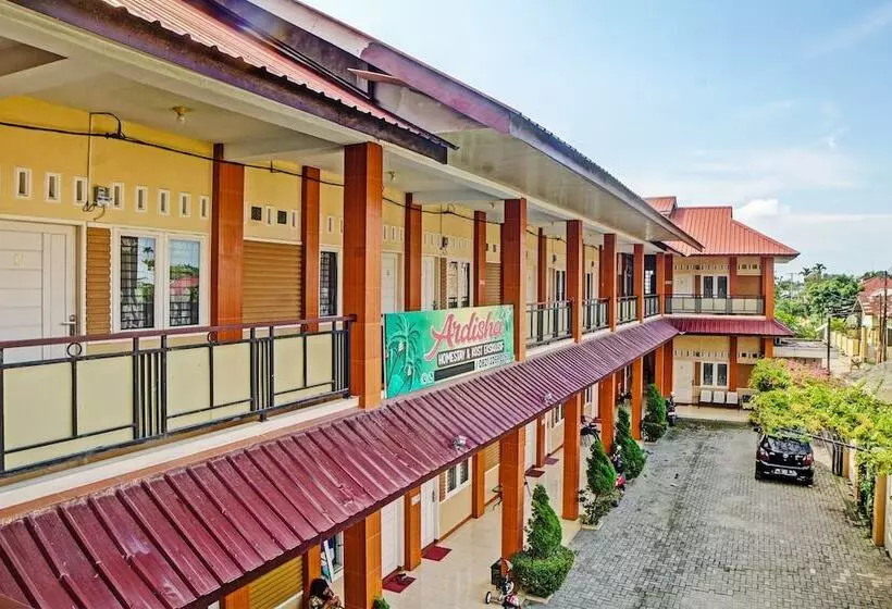 Hotelli Ardisha Homestay Syariah By Oyo