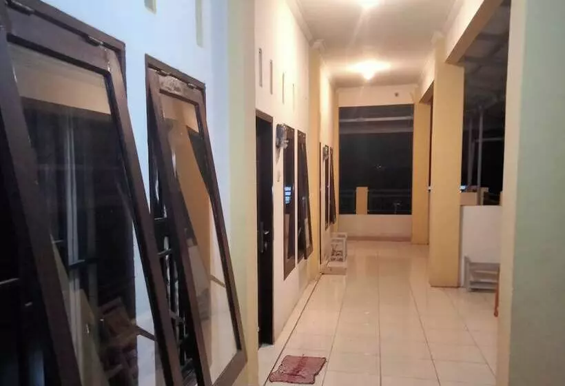 ホテル Bintang Khanida Syari Ah