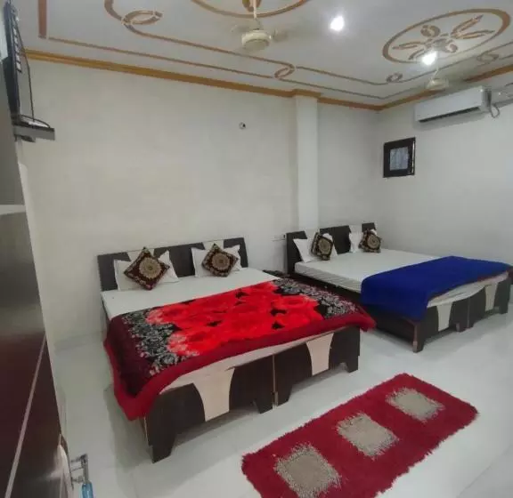 ホテル New Ashiyana Palace Varanasi