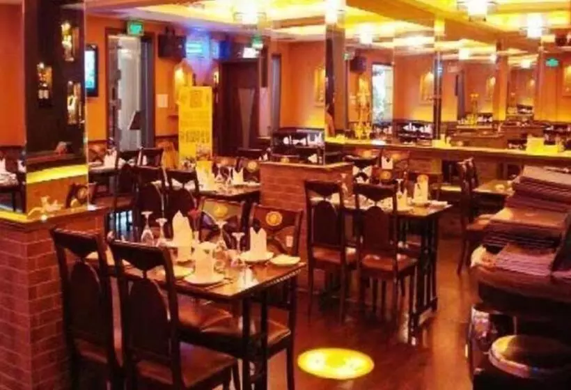 ホテル New Ashiyana Palace Varanasi